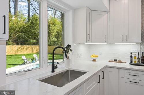 6705 Buttermere Ln, Bethesda MD  20817-1528 exterior