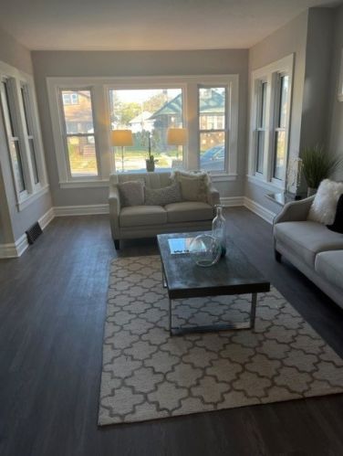 11312 Wallace St, Chicago, IL 60628-4730