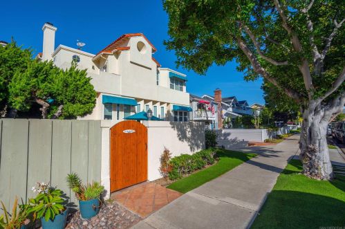 764 E Ave, San Diego, CA 92118-2127