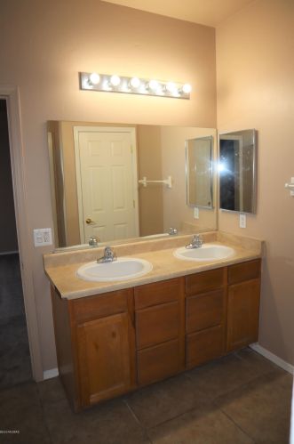 3681 Drexel Manor Stra, Tucson AZ 85706-1983 exterior