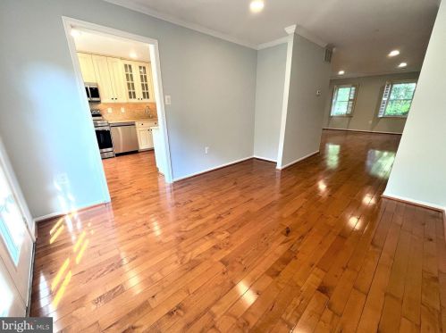 7623 Coddle Hbr Ln, Rockville MD 20854-3253 exterior