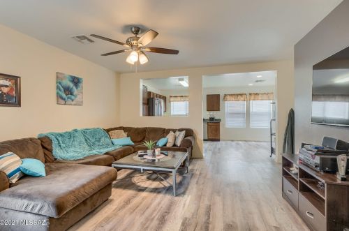 7631 Desert Overlook Dr, Tucson AZ  85710-8165 exterior