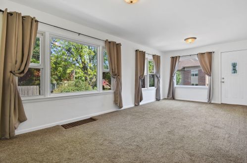 7314 Stevenson St, Milwaukee WI 53213-3649 exterior