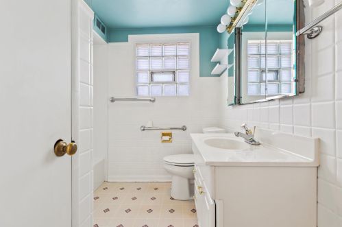 2403 95, Milwaukee WI exterior