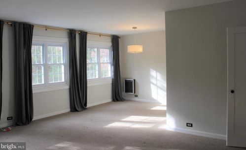 1220 Martha Custis Dr, Alexandria VA  22302-2016 exterior