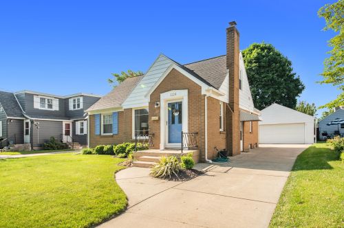 1124 Northlawn St, Grand Rapids, MI 49505-3724