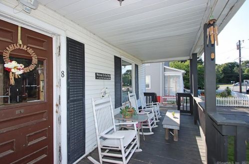 8 Franklin St, Enfield, CT 06082-3608