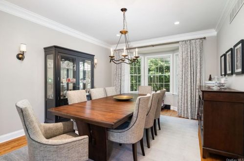 9 Miller Cir, Armonk NY 10504-1357 exterior