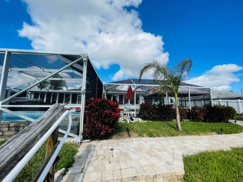 721 Calmoso Dr, Fort Pierce FL 34983-2208 exterior