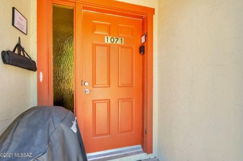 1071 Calle De Las Casitas, Green Valley AZ 85614-1986 exterior