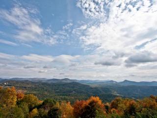 871 Over Drive Rd, Highlands, NC 28741-7406