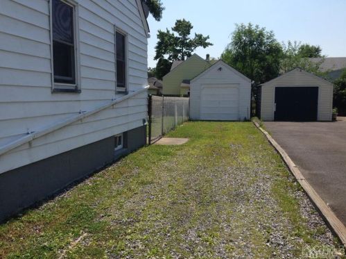 584 1st Ave, New Brunswick, NJ 08904-2124