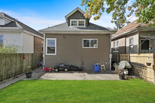 7235 Washtenaw Ave, Chicago IL  60645-1435 exterior