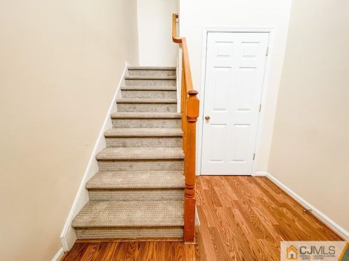 284 Moonlight Dr, Piscataway NJ  08854-2266 exterior