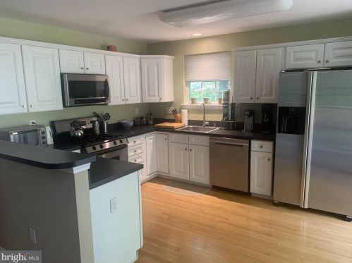 3357 Woodland Cir, Huntingdon Valley PA 19006-4246 exterior