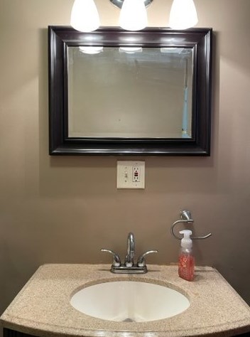 8947 Racine Ave, Chicago IL 60620-3520 exterior