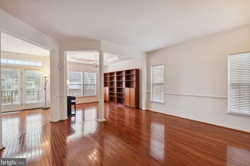 6811 Morning Brook Ter, Alexandria VA  22315-6117 exterior