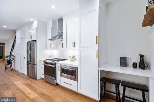 302 Rhode Is Ave, Washington DC 20001-1827 exterior