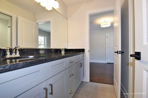 385 Berkley Ave, Elmhurst IL 60126-3167 exterior