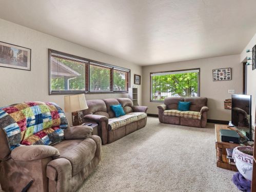 1325 16 St, Manitowoc WI 54220-5611 exterior