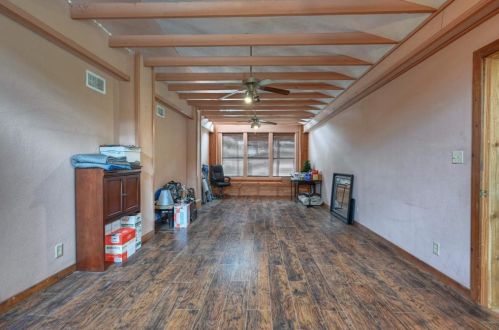 3064 Spg Br Rd, Montgomery TX 77316-2503 exterior