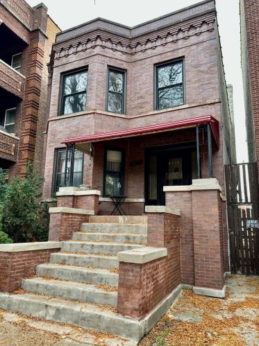 4710 Artesian Ave, Chicago IL 60659-5035 exterior