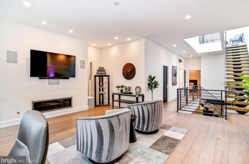 1261 26 St, Philadelphia PA 19146-4402 exterior