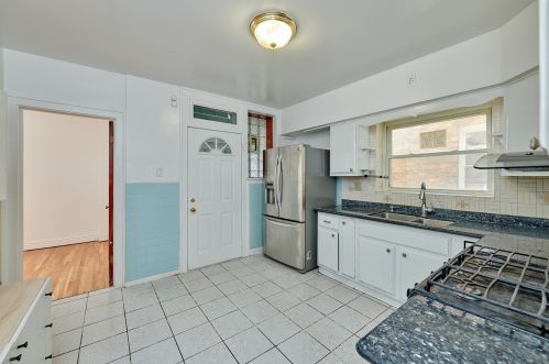 6635 Campbell Ave, Chicago IL 60645-5018 exterior