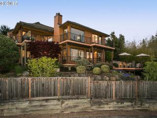 970 Summit View Ct, Portland, OR 97225-6182