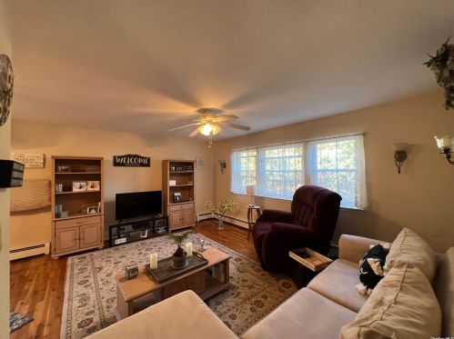 1040 Walnut Ave, Bohemia NY 11716-2176 exterior