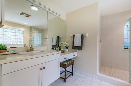 11506 Louvre Pl, Tampa FL 33617-2447 exterior