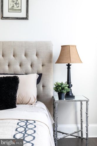 1619 6th St, Philadelphia PA  19122-2910 exterior