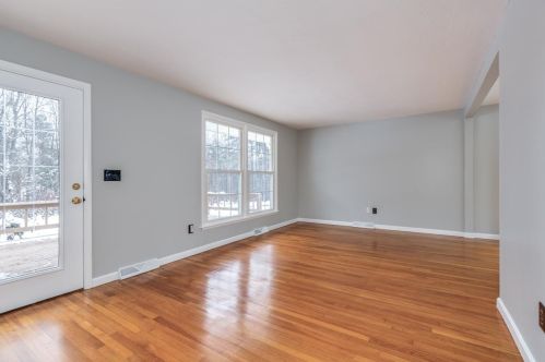 7481 School St, Concord NH  03307-0914 exterior