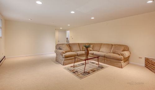 2035 Poplar St, Waukegan IL 60087-5014 exterior