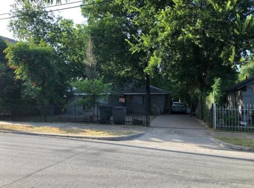 1015 Clarendon Dr, Dallas TX  75208-7004 exterior