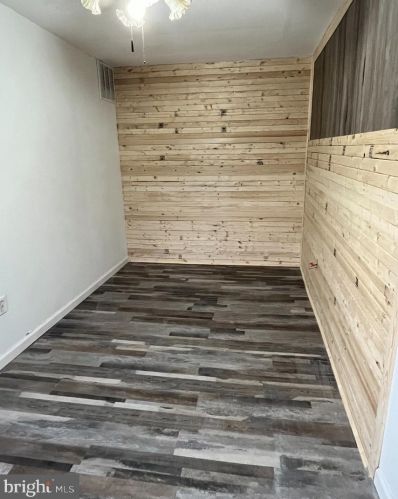 1924 4 St, Philadelphia PA 19122-2206 exterior