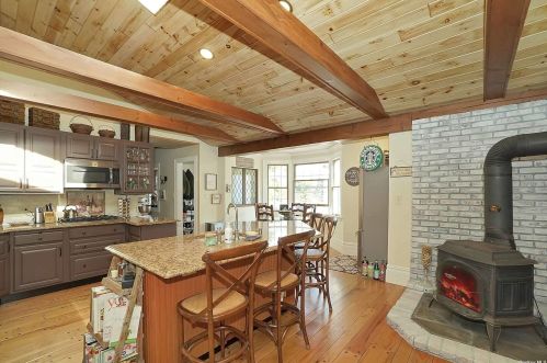 45 Grissom Way, Hauppauge NY 11788-4418 exterior