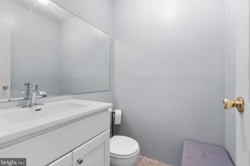 9931 Crestmont Ave, Philadelphia PA 19114-1951 exterior