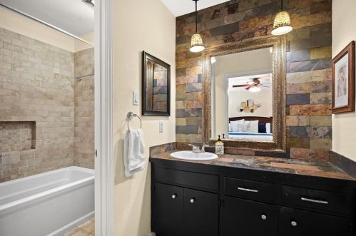 8709 Collingwood Dr, Austin TX 78748-5204 exterior