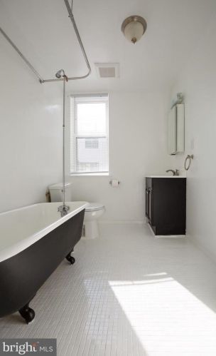 929 8th St, Philadelphia PA  19123-1303 exterior