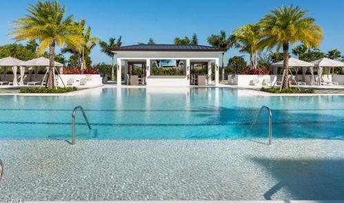 1111 Central Ave, Naples FL 34102-0062 exterior