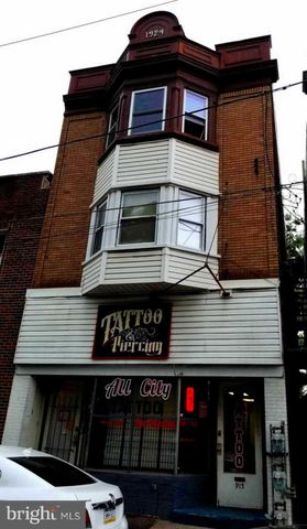 915 Avenue Of The States, Chester, PA 19013-5942