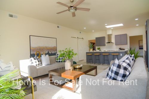 5690 Placita Amanecer, Tucson AZ  85718-4002 exterior