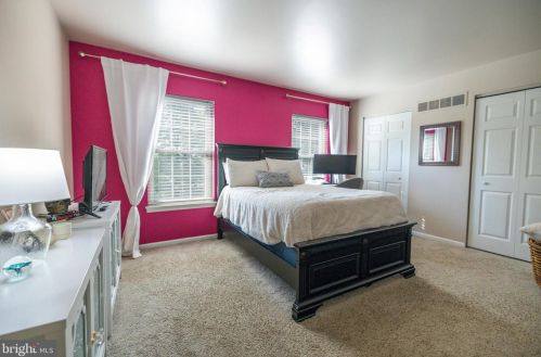 206 Maple Gln Cir, Pottstown PA 19464-3253 exterior