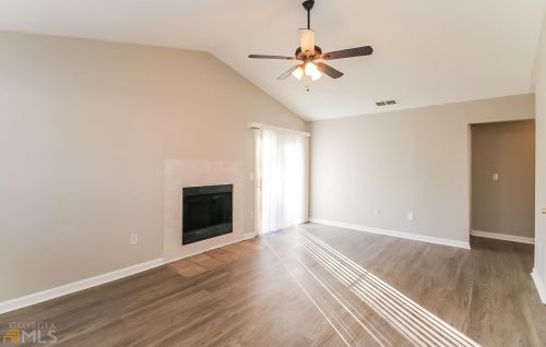 6110 Creekford Dr, Lithonia GA  30058-7961 exterior