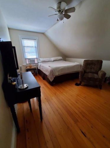 13 Clinton St, Providence RI 02919-4122 exterior