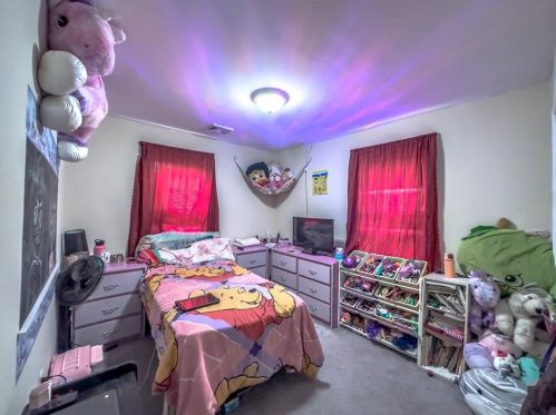 68 Mowry St, Providence RI 02908-2532 exterior