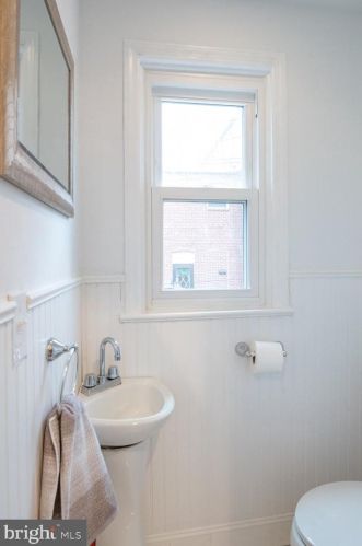 355 Ross St, Lancaster PA 17602-1941 exterior