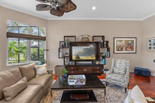 8935 Shenendoah Cir, Naples FL 34113-1661 exterior