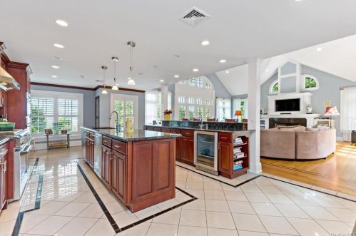 347 Riv Rd, Briarcliff NY 10510-2413 exterior